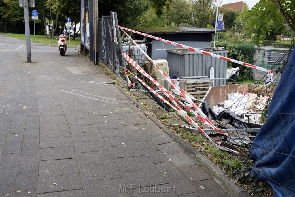 Einen Tag später VU Vingster Ring Lustheiderstr P11.JPG - Miklos Laubert